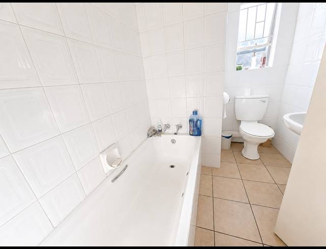 2 BEDROOM APARTMENT FOR SALE IN PEACEHAVEN